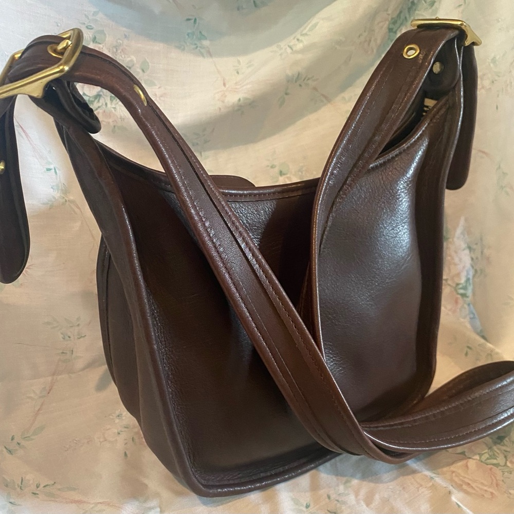 Coach- Vintage Brown Leather Shoulder Bag
